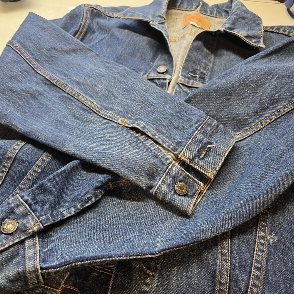 Vintage Levi's Type 3 Medium Blue Denim Trucker Jacket 70505 0217 USA Size 44 - Picture 9 of 11
